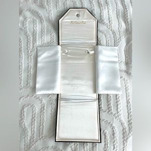 🌸Foldable Jewelry case/holder🌸